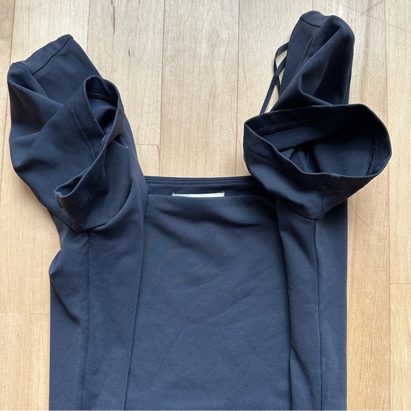 Aritzia Contour Squareneck T-Shirt in Dark Night Navy Size Small - Picture 7 of 9